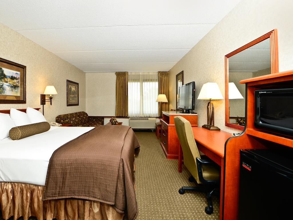 Ramada By Wyndham Plymouth Hotel & Conference Center Εξωτερικό φωτογραφία
