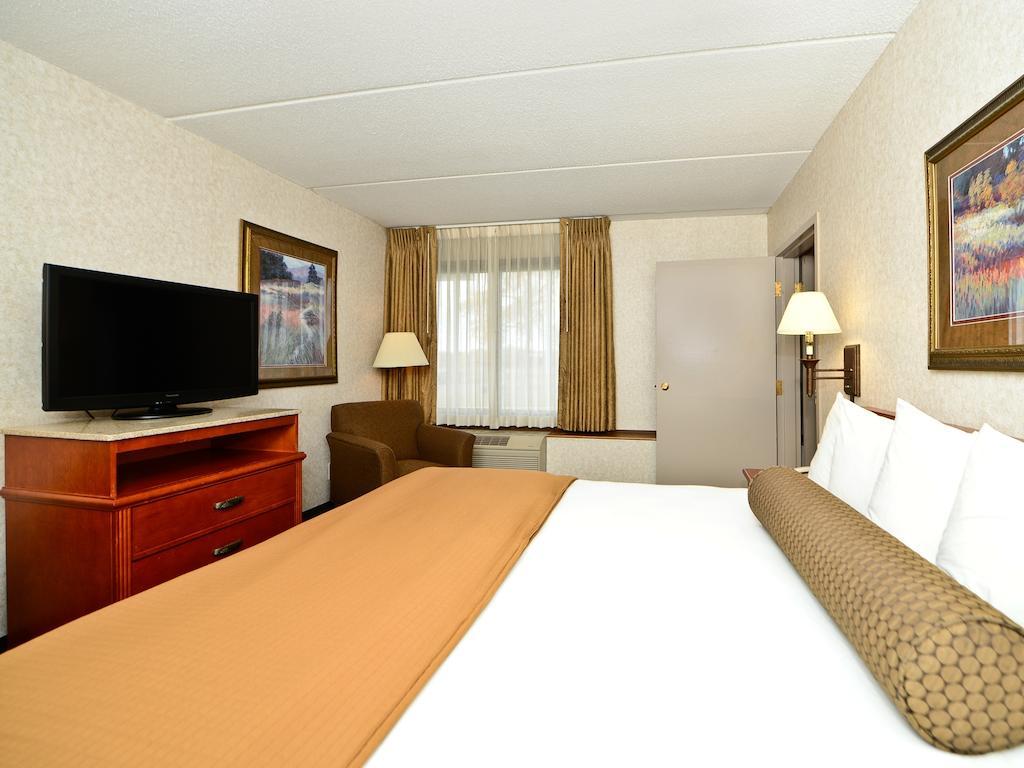 Ramada By Wyndham Plymouth Hotel & Conference Center Εξωτερικό φωτογραφία