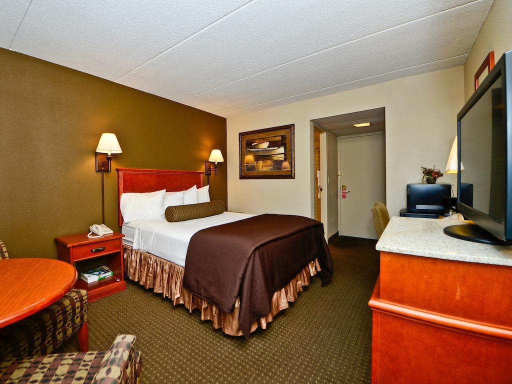 Ramada By Wyndham Plymouth Hotel & Conference Center Εξωτερικό φωτογραφία