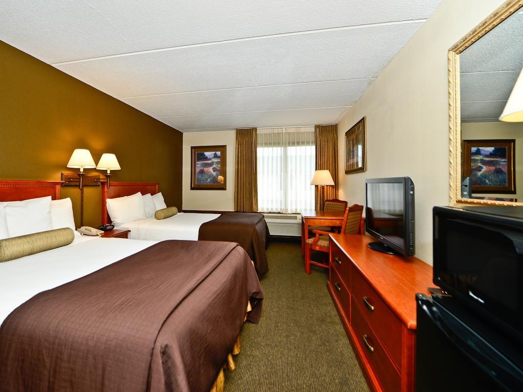 Ramada By Wyndham Plymouth Hotel & Conference Center Εξωτερικό φωτογραφία