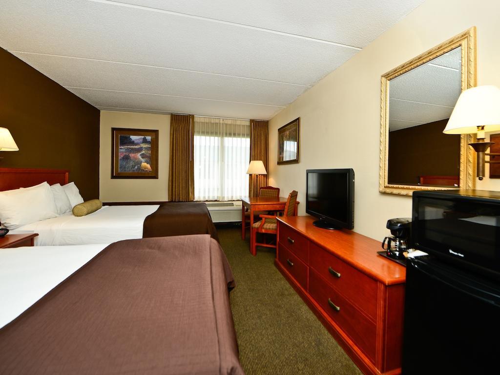 Ramada By Wyndham Plymouth Hotel & Conference Center Εξωτερικό φωτογραφία