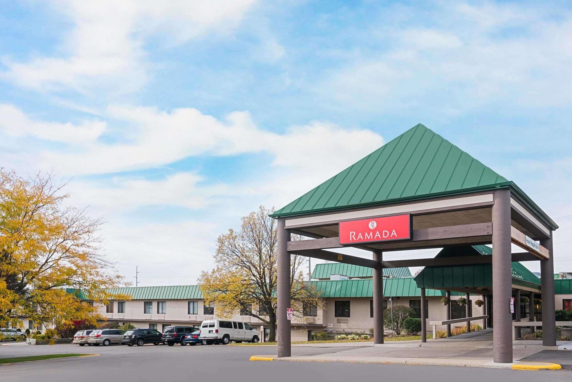 Ramada By Wyndham Plymouth Hotel & Conference Center Εξωτερικό φωτογραφία