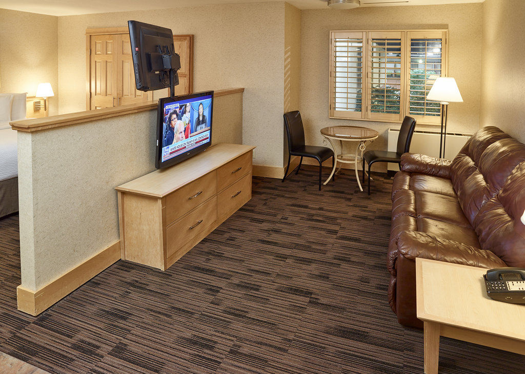 Ramada By Wyndham Plymouth Hotel & Conference Center Εξωτερικό φωτογραφία