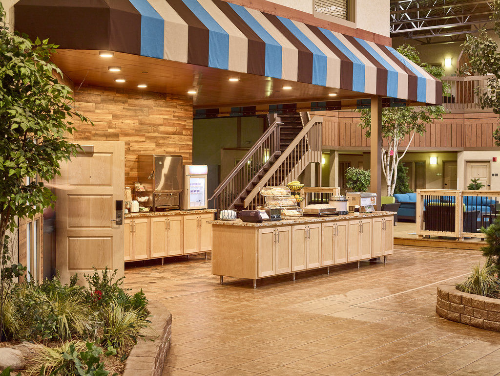 Ramada By Wyndham Plymouth Hotel & Conference Center Εξωτερικό φωτογραφία