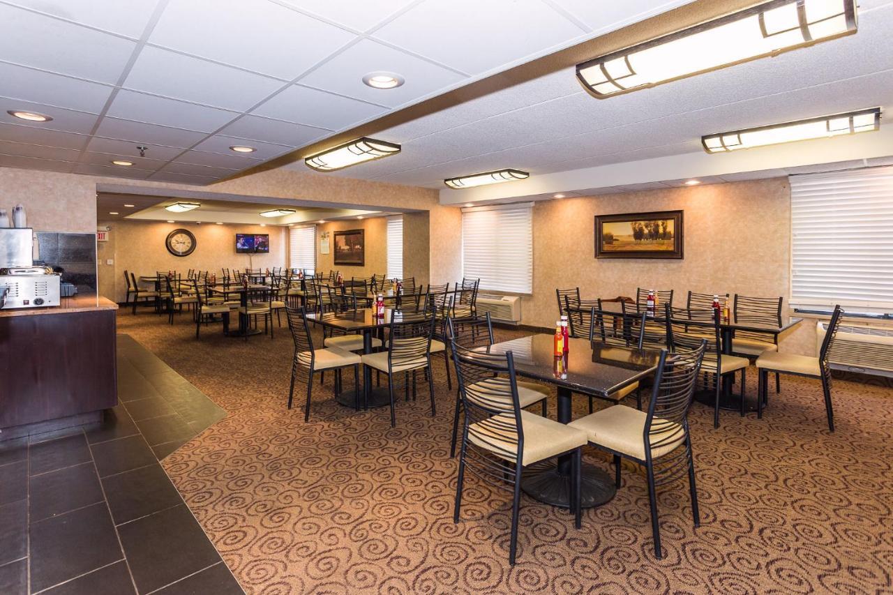 Ramada By Wyndham Plymouth Hotel & Conference Center Εξωτερικό φωτογραφία