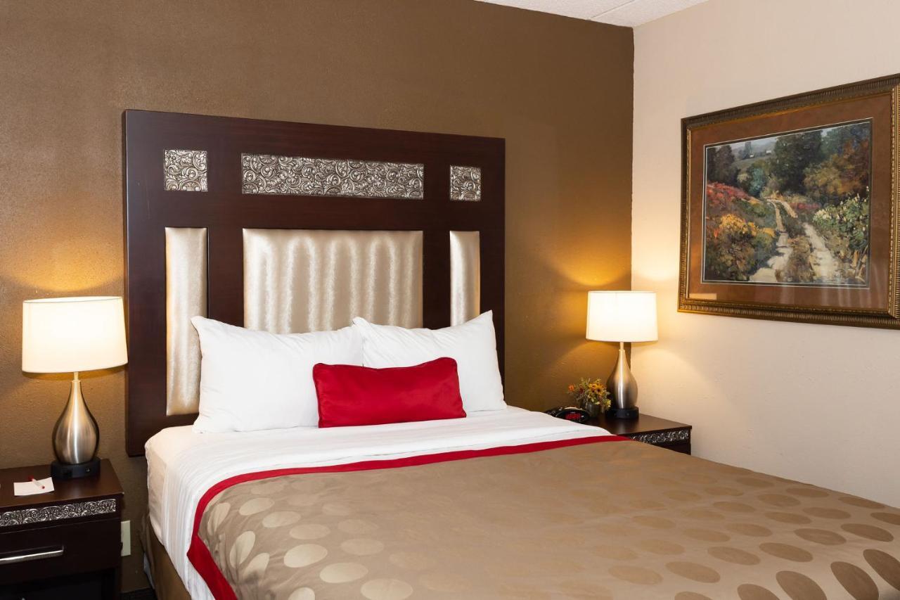 Ramada By Wyndham Plymouth Hotel & Conference Center Εξωτερικό φωτογραφία