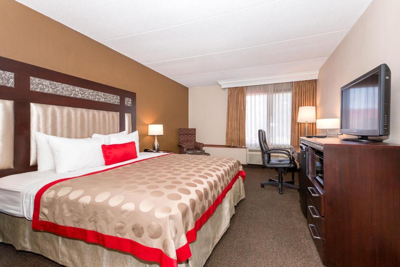 Ramada By Wyndham Plymouth Hotel & Conference Center Εξωτερικό φωτογραφία