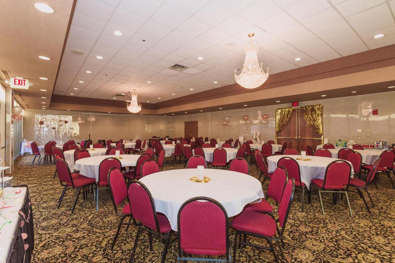 Ramada By Wyndham Plymouth Hotel & Conference Center Εξωτερικό φωτογραφία