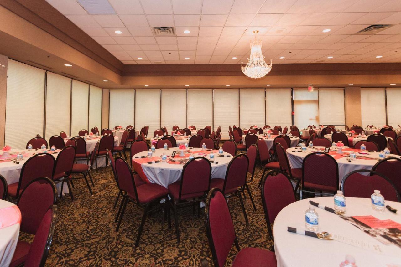 Ramada By Wyndham Plymouth Hotel & Conference Center Εξωτερικό φωτογραφία