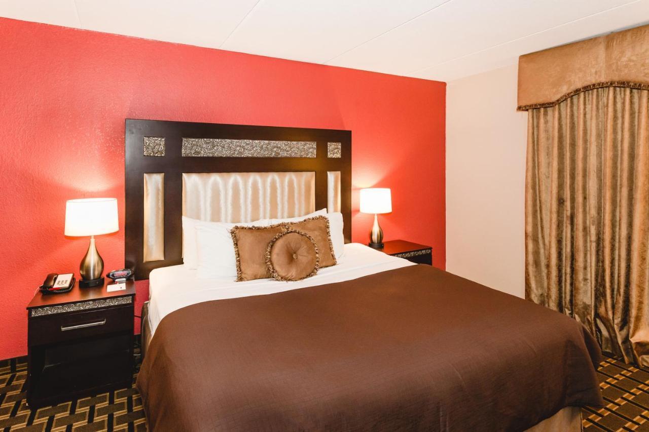 Ramada By Wyndham Plymouth Hotel & Conference Center Εξωτερικό φωτογραφία